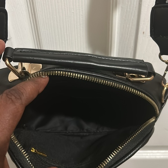 Nice purse - Picture 3 of 3